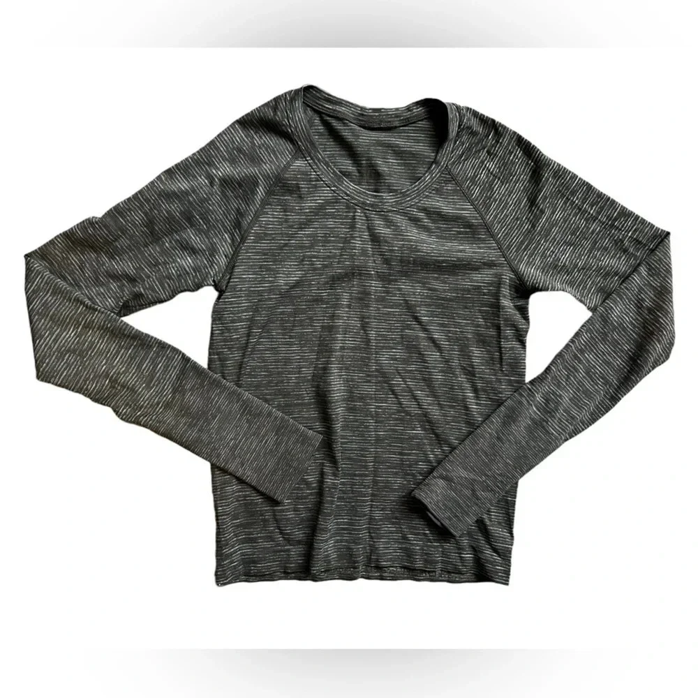Lululemon Long Sleeve Heathered‎ Black Womens Small